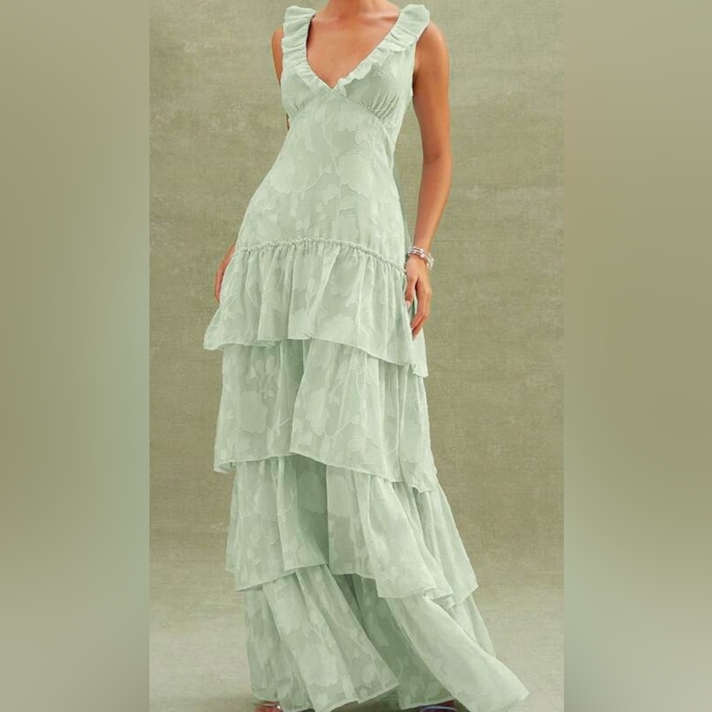 Elegant Green Tiered Maxi Dress